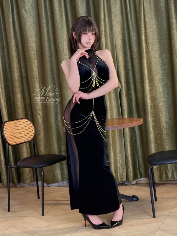 黏黏团子兔_咬一口兔娘_26年03月_月票专属特典_黑色丽花_[34P_199M]